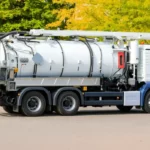 Camion hydrocureur DCPRO91 utilisé pour l'assainissement Essonne et le curage de canalisations