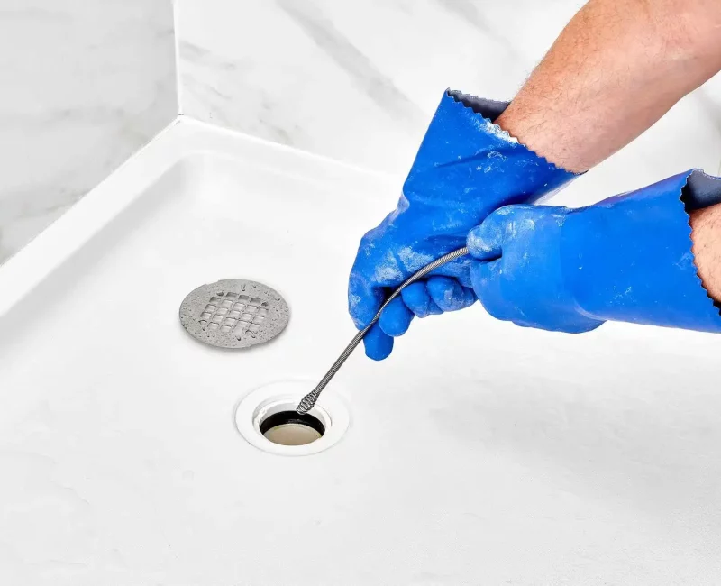 Douche qui stagne : bouchon ou réseau ? Diagnostic rapid